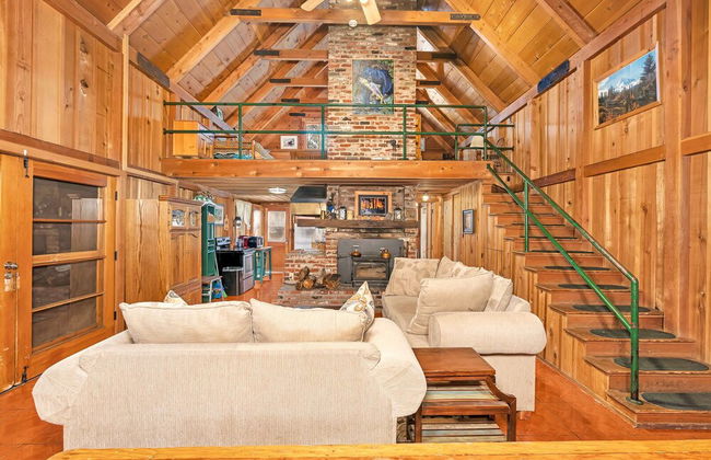 Rustic Knotty Pine - Minutes to the Water! - Foto 12