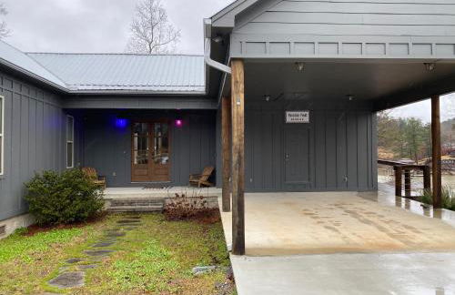 Paradise Point - 4BR Lakefront Haven Dock, Kayaks, & Cozy Firepit - Foto 35