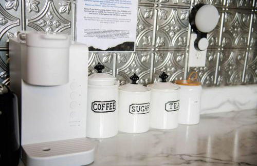 Rustic Chic Alabama Cabin w Loft Fire Pit Pet Friendly Fenced Yard Lake Guntersville - Lucky Lodge - Foto 32