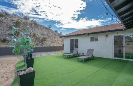 Desert Villa - EV, Hot Tub, Grill, Bar, Games, RV Parking in Twentynine Palms Downtown - Foto 5