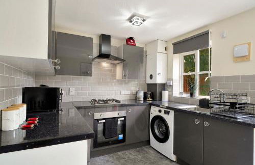 Thames Family Retreat, 2 bed house, Sleeps 6, with Parking and Garden - Foto 21