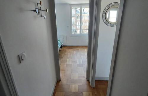 Superbe appartement F2 refait à neuf plein centre - Foto 7