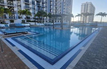 Downtown Doral Condo w-Free Parking - Foto 34