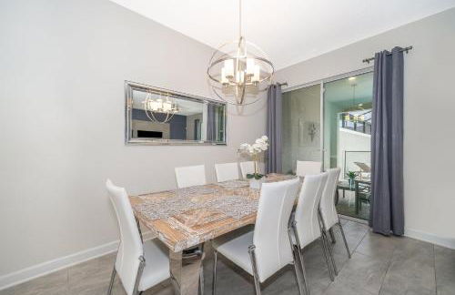 4964RS TOWNHOUSE 4 BEDROOMS & 3 BATHROOMS + POOL - Foto 12