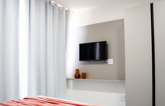 Simple Smart - LikeHome Hospedagens - Foto 19