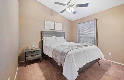 Brand New Stay! Pool • Hot Tub • Game Room Retreat - Foto 20