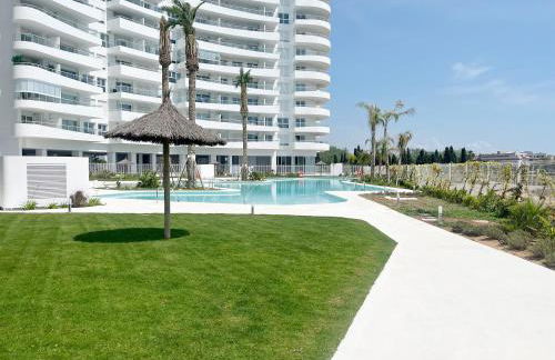 Global Properties, Apartamento con terraza y vistas a la piscina en Gran Canet - Photo 30