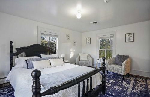 3BR Farmhouse with Porch Fire Pit Horseshoe Pit - Foto 20