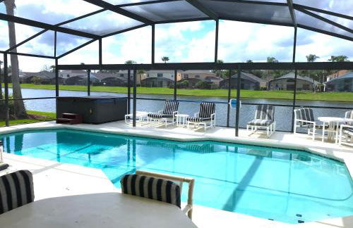 Sunny South Facing Pool with Hot Tub and Lake View Near Disney - Foto 2