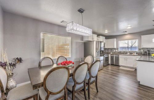 Spacious 5BR Modern Luxury Villa in Vegas - Foto 15