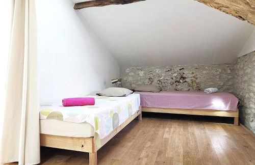 Magnifique ferme rénovée et sa piscine écologique - 15 personnes - 7 chambres - Foto 19