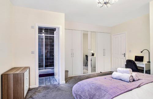 4Bed 3 Bath Home I Sleeps 7-9 I Family & Contractors I Parking - Foto 8