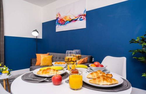 Cheerful 2 Bedroom Homely Apartment, Sleeps 4 Guest Comfy, 1x Double Bed, 2x Single Beds, Free Parking, Free WiFi, Suitable For Business, Leisure Guest, Contractors, QE Hospital, Glasgow, Near Airport & City Centre, Perfect For Common Wealth Games 2026 - Foto 36