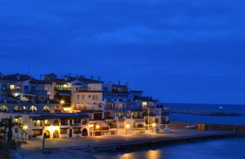 SPACIOUS FLAT WITH SEA VIEWS, FOR 8 PEOPLE WITH 3 BEDROOMS, 2 BATHROOMS and NEXT TO THE BEACH!! - Foto 34