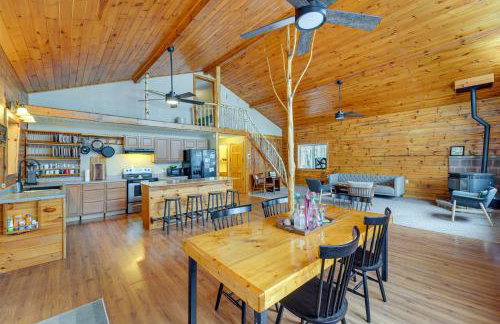 Oswegatchie River Cabin with Kayaks and Fire Pit! - Foto 7