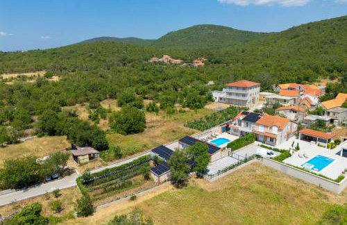 Villa Vision with Heated Pool & Jacuzzi in Sestanovac - Foto 65