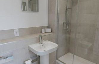 Grade II Mill Townhouse in Leeds with Free Parking which Sleeps 6 - Photo 15
