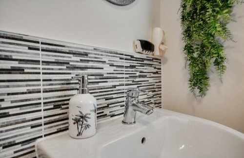 Three Bedroom House in Runcorn Close To The Lake with Parking - Foto 10