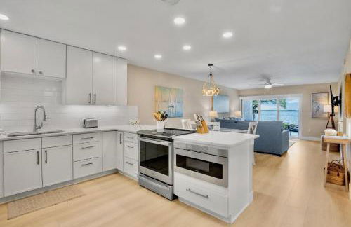 Beach and Bay Getaway - Foto 1