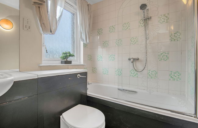 Tony Asga - Coady Apartment - Photo 19