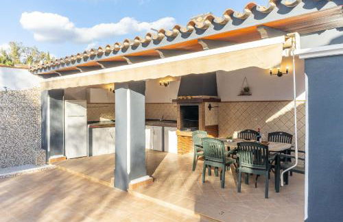 Cubo's Casa El Rodeo & Private Pool - Photo 7