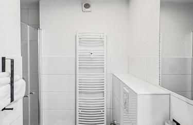 Chic City Apartment, 1BR for 2, Elegant Comfort, City Center - Foto 10