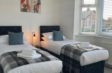 Briants, for Families & Contractors - Free Parking - Photo 10