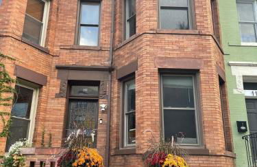 Charming & Spacious Apt in Historic Rowhouse - Foto 9