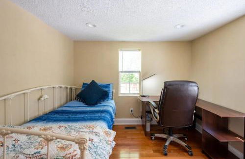 Modern 3-bedroom, big fence yard, Pets stay free - Foto 10