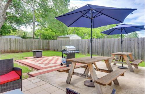 Walk to Tx State 5 beds Firepit Grill - Photo 30