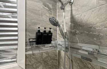 EWRBNB - Rare Find! Huge 3BR Apartment with Open Layout minutes from Newark Airport & NYC - Apartment # 2 - Foto 21