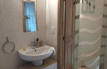 Domaine des Cerisiers - Accès direct piste cyclable reliant Honfleur - Parking privé - Grand jardin - Foto 50