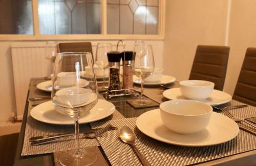 Lovely staycation with family FREE Parking & WiFi - Foto 14