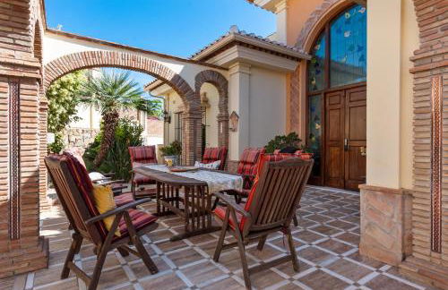 Infinity pool mansion by Costarentals - Ref 85 - Photo 45