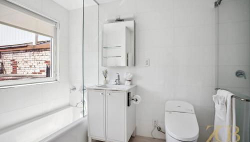 Fully Furnished PH Duplex with Private Outdoor Space - Foto 3, towels, Shower