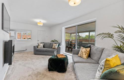 Modern 3 Bedroom Bungalow with Style & Comfort in Leicestershire - Photo 52