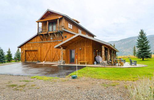 The Barn at Dancing Deer Ranch in Bedford - Photo 33