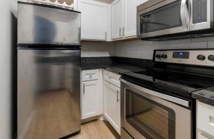 Landing Modern 1BD Game Room Gym - Photo 37