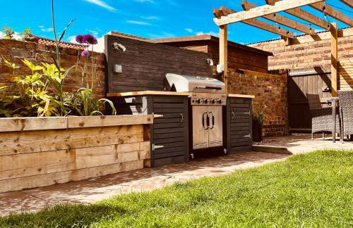 WESTREACH Filey - a 4 Bedroom, all en-suite sleep 8 Townhouse - Photo 28