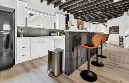 Cool Urban Stay Downtown Loft - Photo 44