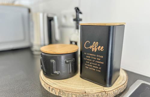 ImmoStay G#1 Ferienhaus - Parken & WiFi, 2 Balkone und 2 Bäder,4K - Foto 36