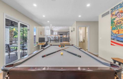 Sparkling Saltwater Pool - Spa - Firepit - WiFi - 4BR 3BA - Near Top Golf Courses - Foto 39