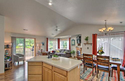 The Peacock House - Waterfront Home with Hot Tub! - Foto 24