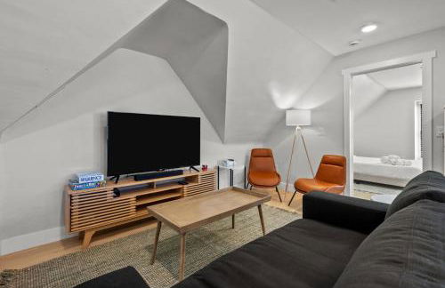 Broadway Dog-Friendly Loft with Parking - Foto 10