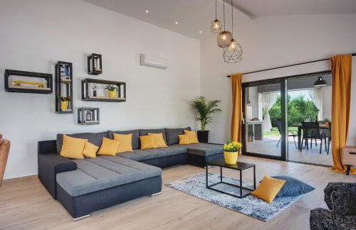 Villa Radola Residence only 3 km from beach for 6 people with private pool & large garden - Photo 14