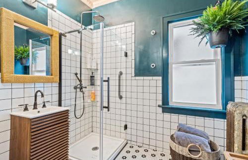 Historic & Spacious 3 Bedroom Family Gem on Peaceful Street - Foto 34