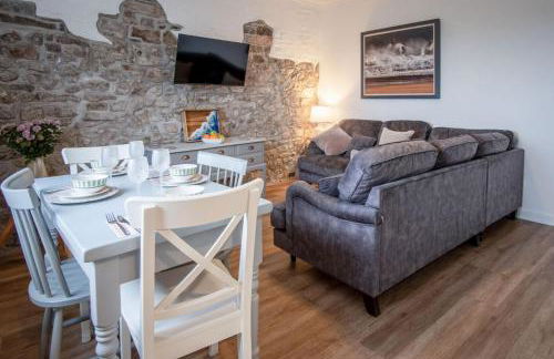 Tide & Tee - 2 Bedroom Apartment - Penally - Tenby - Photo 8