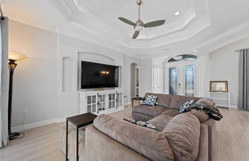 Sun-Soaked & Tranquil Getaway Relaxing Pool Area - Foto 7