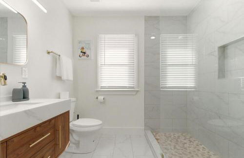 NEW! Gated, Secure, Modern, Beauriful 6 bdr, 4 bth, Near Everything - Foto 40