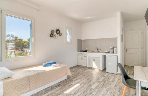 Ippocampos Seaside Serenity - Unwind at Paros Poolside Retreats - Photo 23